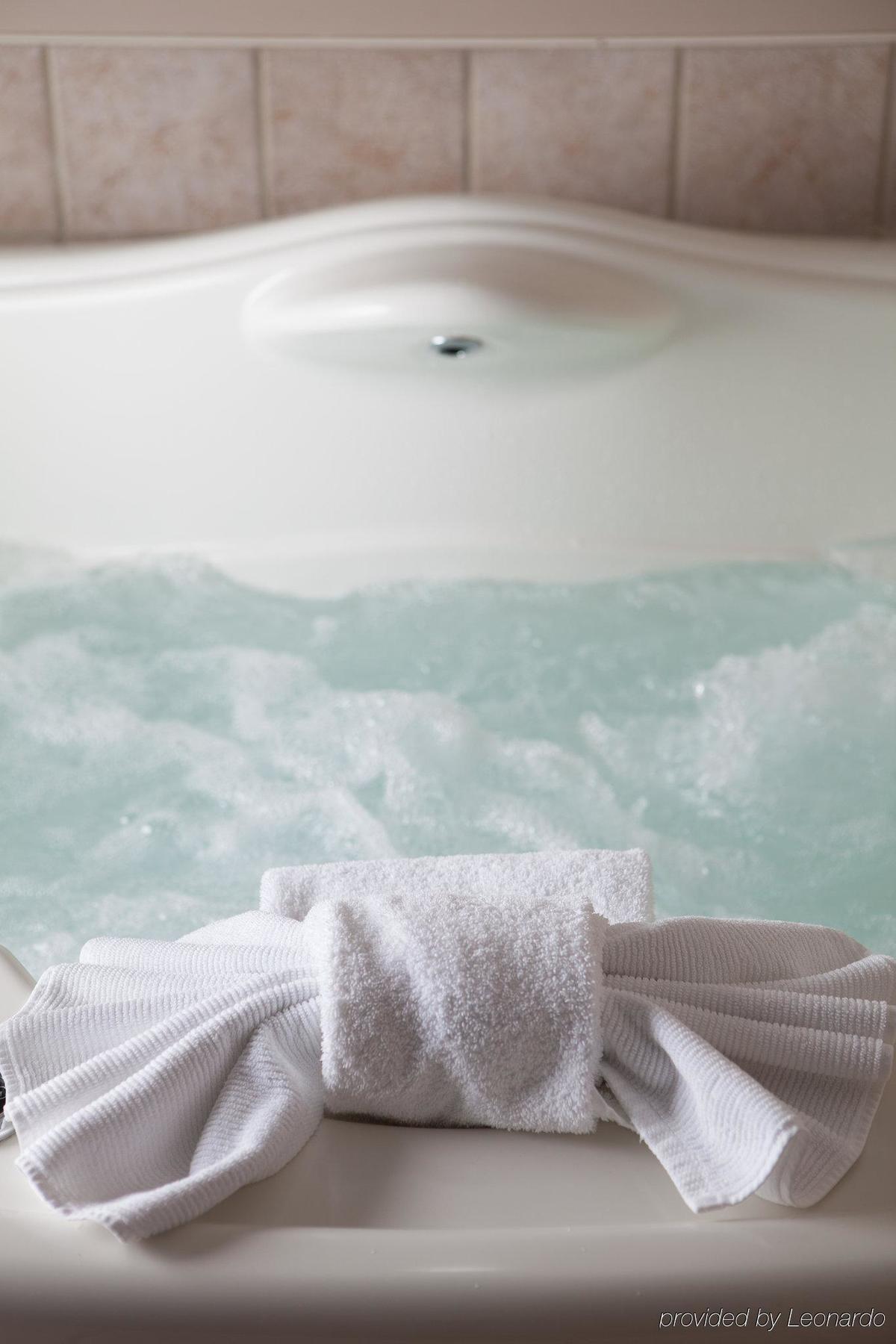 Royal Calgary, Trademark Collection By Wyndham Hotel Calgary