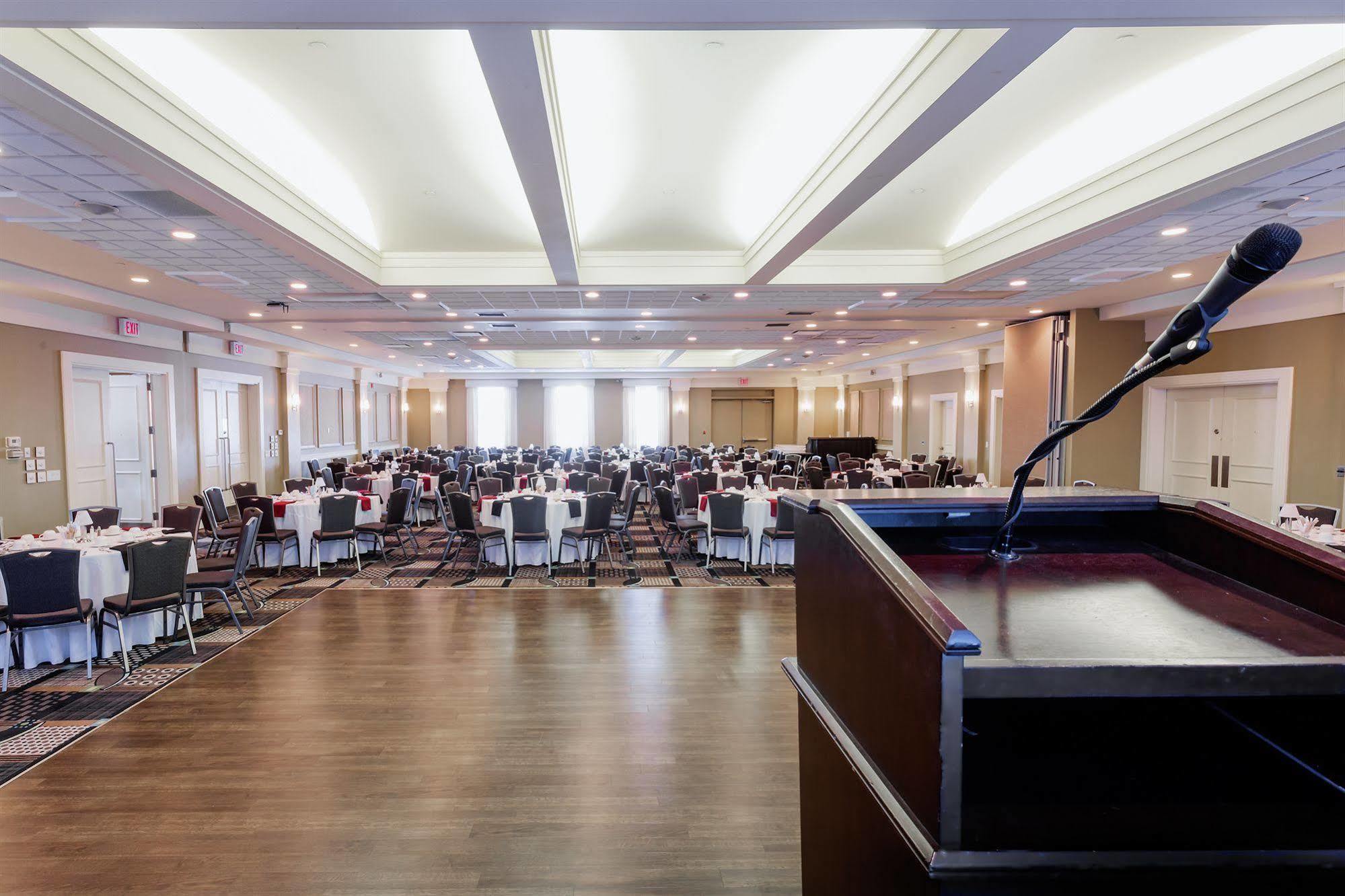 Royal Calgary, Trademark Collection By Wyndham Hotel Calgary