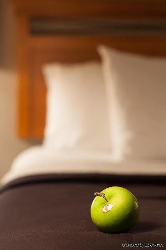 Royal Calgary, Trademark Collection By Wyndham Hotel 3*