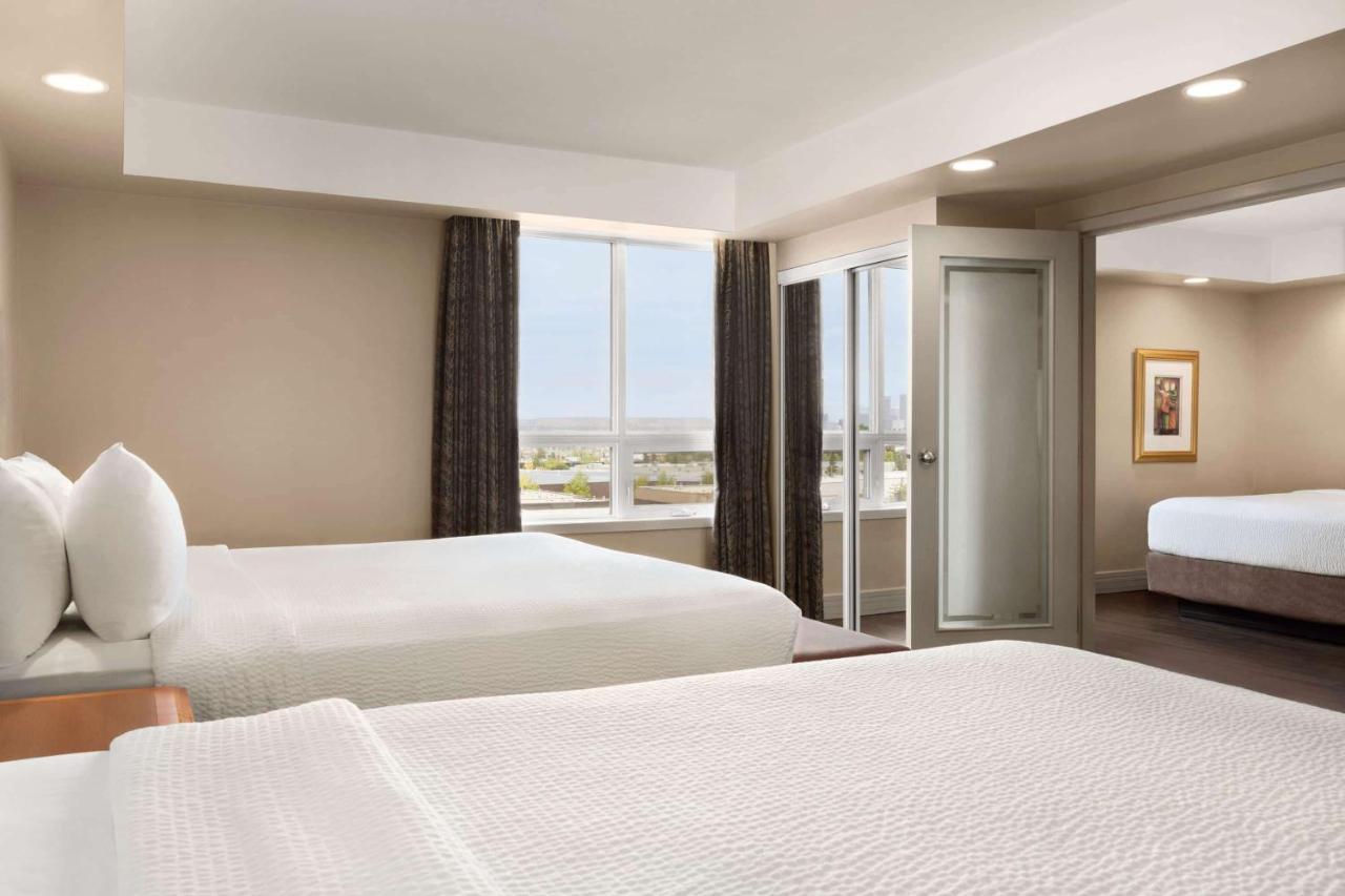 Royal Calgary, Trademark Collection By Wyndham Hotel 3*